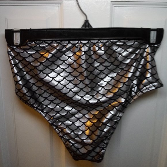 🇺🇸 3/$30 NWT Silver & Black Mermaid Swim Bottoms - Picture 6 of 8